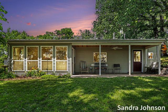 6180 Rook Rd, Plainwell, MI 49080