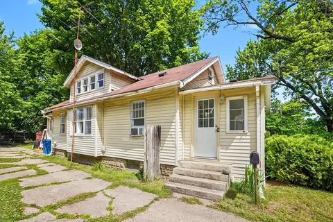 607 Ira Ave, Kalamazoo, MI 49048