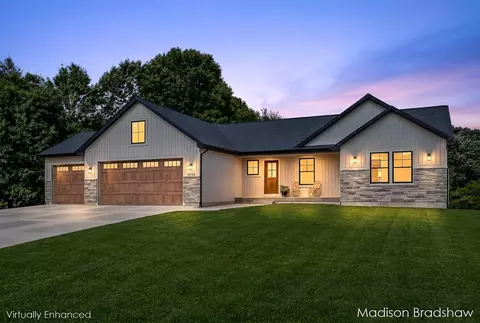 13792 84th Ave, Coopersville, MI 49404