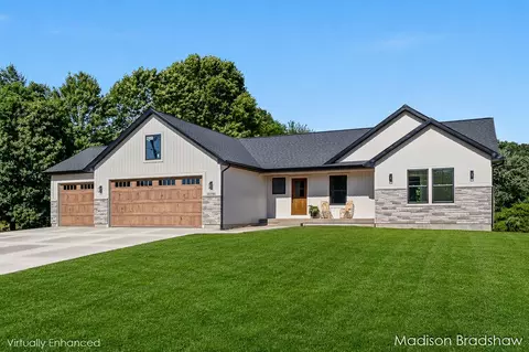 13792 84th Ave, Coopersville, MI 49404