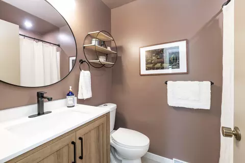 Bath - 230 Golfview Dr, Plainwell, MI 49080 photo 5 of 6