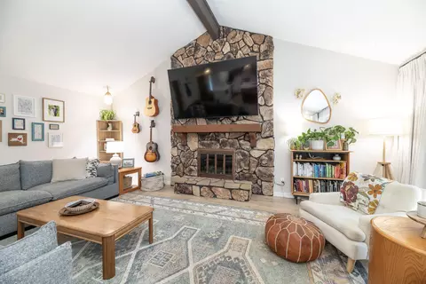 Living - 230 Golfview Dr, Plainwell, MI 49080 photo 3 of 9