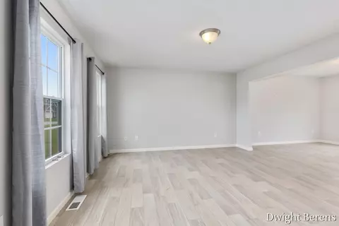 Living - 7859 Sierra Dr, Belding, MI 48809 photo 3 of 4
