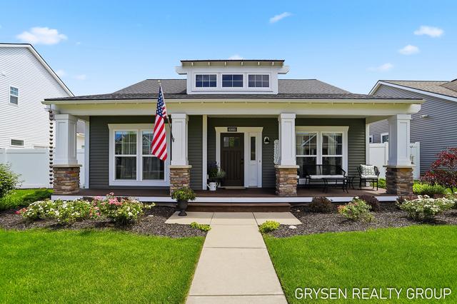 6960 E Cottage Ln, Rockford, MI 49341