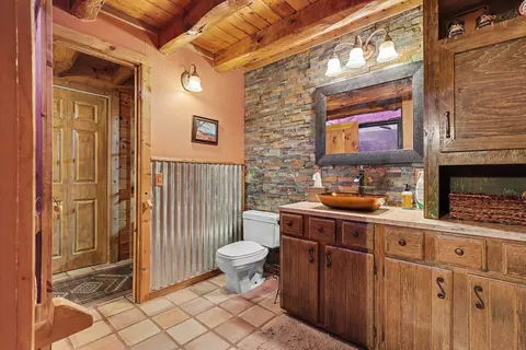 Bath - 15295 E B Ave, Augusta, MI 49012 photo 1 of 4