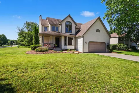 1864 Erin Isle Dr, Holland, MI 49424