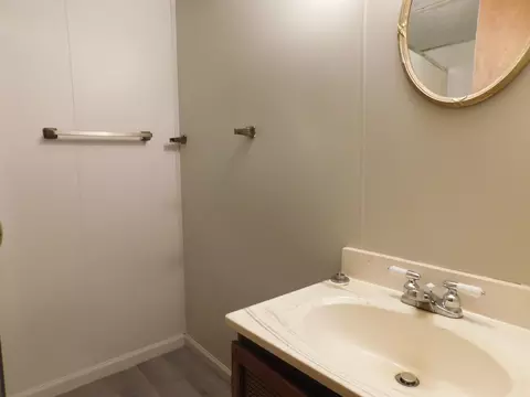 Bath - 1238 3rd St, Jackson, MI 49203 photo 1 of 4
