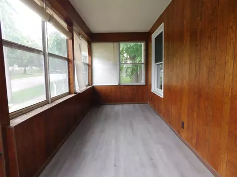 Exterior - 1238 3rd St, Jackson, MI 49203 photo 3 of 6