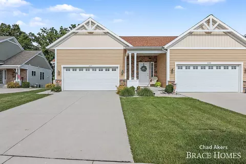 237 Hazelnut Dr, Coopersville, MI 49404