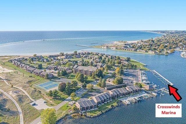 98 Harbor Dr #10, Ludington, MI 49431