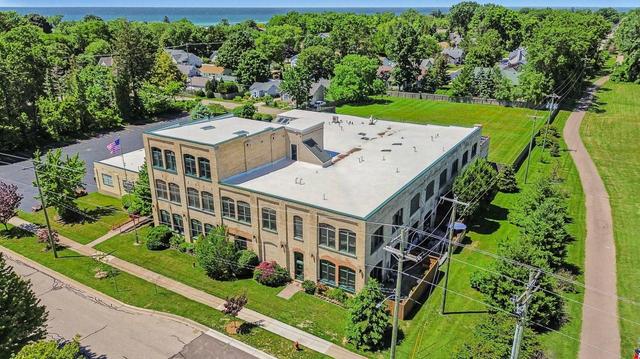 125 Elkenburg St #4, South Haven, MI 49090