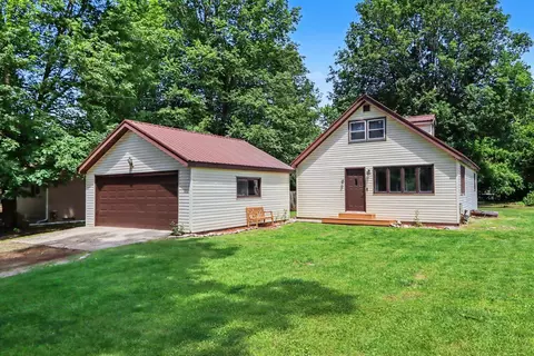17626 S Fisher Lake Rd, Three Rivers, MI 49093