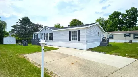 5540 Plumeria St, Kalamazoo, MI 49009
