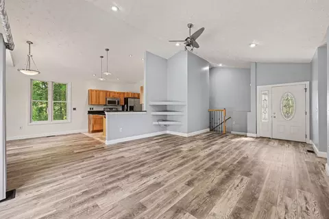 Living - 8115 S Jackson Rd, Jackson, MI 49201 photo 4 of 4