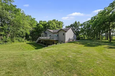 Exterior - 8115 S Jackson Rd, Jackson, MI 49201 photo 4 of 10