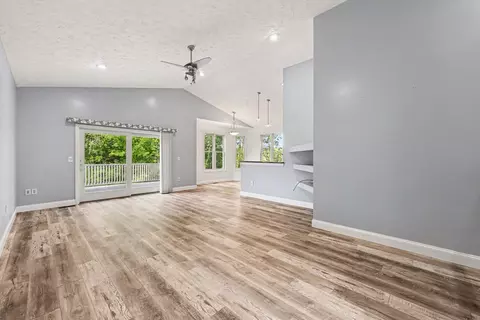 Living - 8115 S Jackson Rd, Jackson, MI 49201 photo 2 of 4