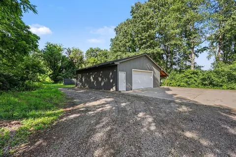 Exterior - 8115 S Jackson Rd, Jackson, MI 49201 photo 6 of 10