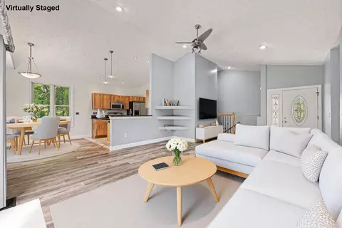Living - 8115 S Jackson Rd, Jackson, MI 49201 photo 3 of 4