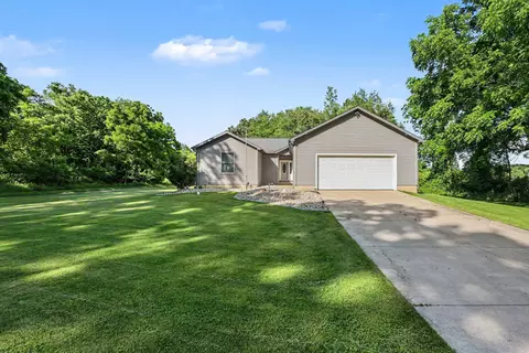 Exterior - 8115 S Jackson Rd, Jackson, MI 49201 photo 1 of 10