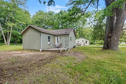 1147 S Bingham Ave, White Cloud, MI 49349 photo 2