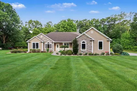 7766 5th St, Mattawan, MI 49071