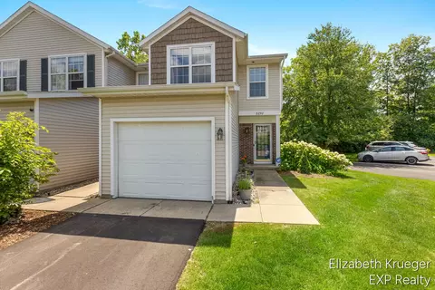 3292 Park Ridge Ln NE, Grand Rapids, MI 49525