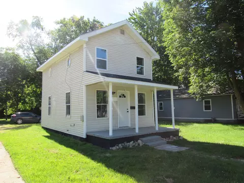 1200 4th St, Three Rivers, MI 49093