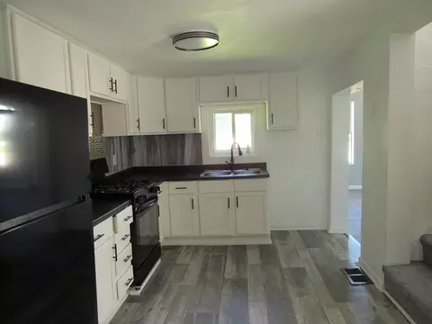 1200 4th St, Three Rivers, MI 49093 photo 3