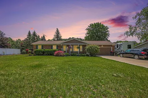 2256 Rogue River Rd NE, Belmont, MI 49306