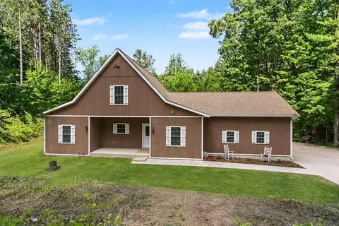 9370 Alex Dr, Richland, MI 49083