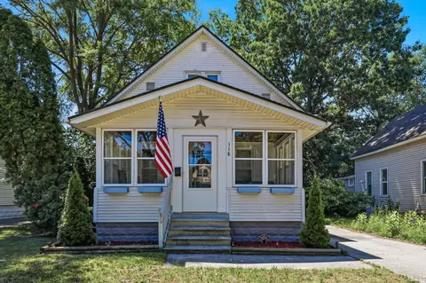 118 W 18th St, Holland, MI 49423