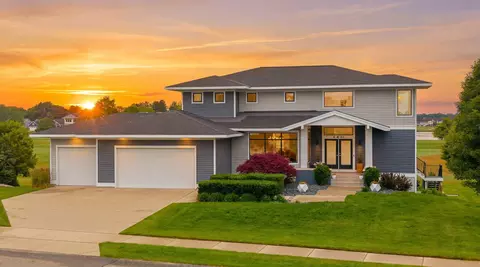 4431 Grand Pt, Holland, MI 49424