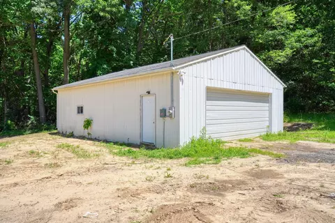 Exterior - 1823 N Sutton Rd, Jackson, MI 49202 photo 13 of 14