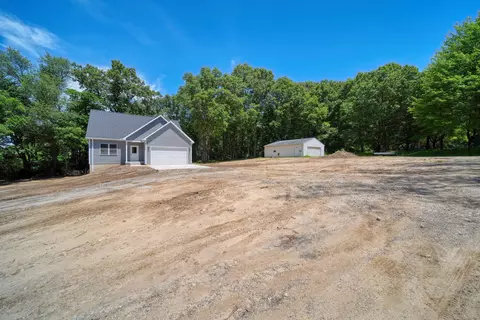 Exterior - 1823 N Sutton Rd, Jackson, MI 49202 photo 8 of 14
