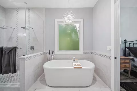 Bath - 7026 Sanctuary Dr, Jackson, MI 49201 photo 3 of 7