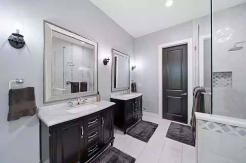 Bath - 7026 Sanctuary Dr, Jackson, MI 49201 photo 2 of 7