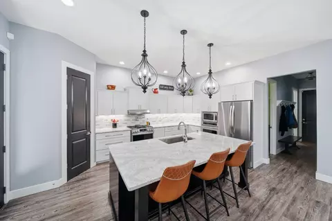 Kitchen - 7026 Sanctuary Dr, Jackson, MI 49201 photo 4 of 7