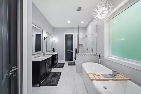Bath - 7026 Sanctuary Dr, Jackson, MI 49201 photo 1 of 7