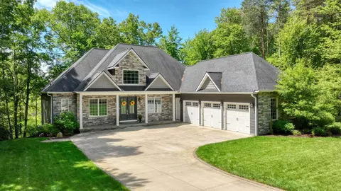 Exterior - 7026 Sanctuary Dr, Jackson, MI 49201 photo 2 of 19