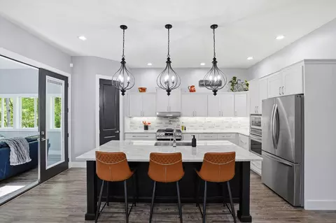 Kitchen - 7026 Sanctuary Dr, Jackson, MI 49201 photo 3 of 7