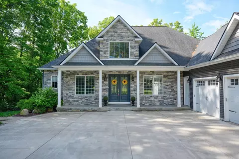 Exterior - 7026 Sanctuary Dr, Jackson, MI 49201 photo 8 of 19
