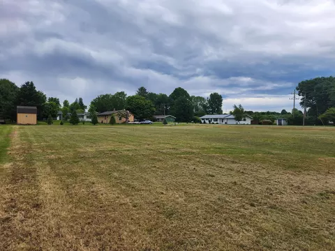 000 Bradford Rd, Manistee, MI 49660