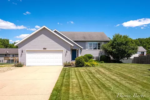 7904 Westside Dr, Hudsonville, MI 49426
