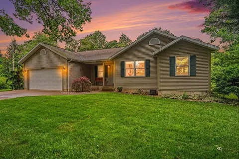 3921 S Sheridan Dr, Muskegon, MI 49444