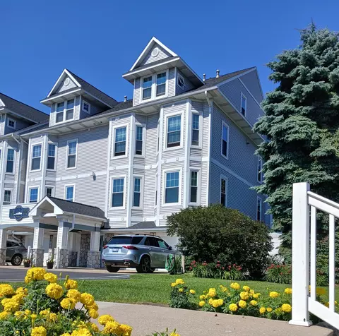 300 S Rath Ave # 5, Ludington, MI 49431