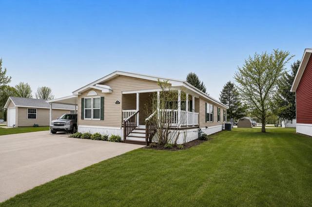 13749 Bluebell Ln, Cedar Springs, MI 49319