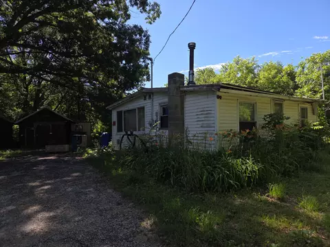 869 Pullman Ave, Pullman, MI 49450 photo 2