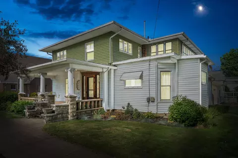 208 Moccasin St, Buchanan, MI 49107