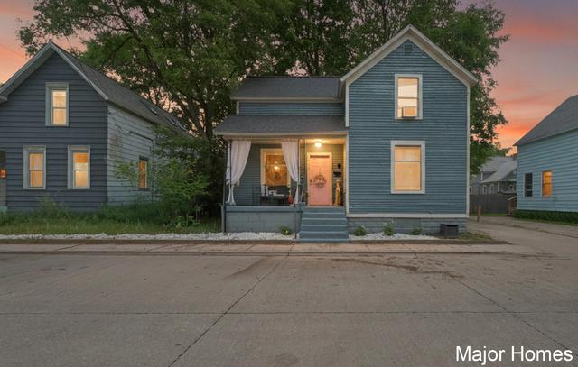 323 Robey Pl SE, Grand Rapids, MI 49506