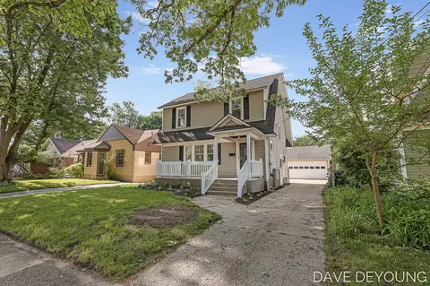 1134 Hoyt St SE, Grand Rapids, MI 49507